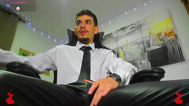 BRAYHAMBROWN online show from October 31, 2025, 5:52 am