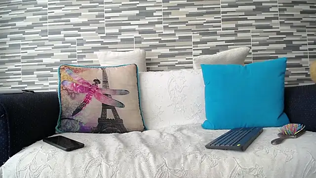 VioletaGomezCo online show from October 17, 2025, 2:52 pm