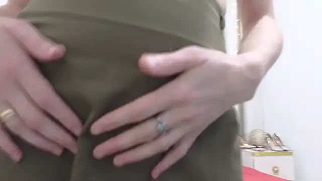 HairyLola online show from December 17, 2024, 1:38 pm