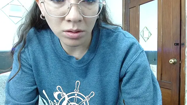 karlamorris  online show from February 26, 2025, 2:03 pm