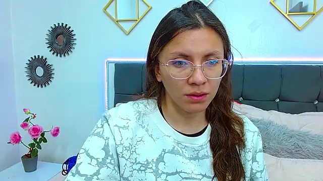 karlamorris  online show from March 9, 2025, 2:32 pm