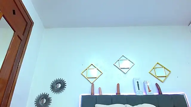 karlamorris  online show from March 12, 2025, 5:17 pm