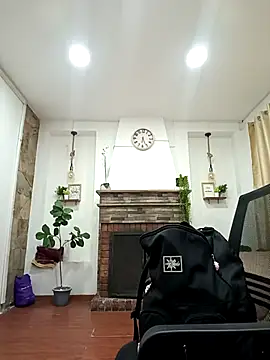 karlamorris  online show from September 24, 2025, 1:25 pm