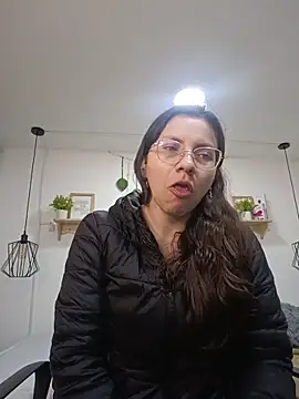 karlamorris  online show from October 14, 2025, 1:45 pm