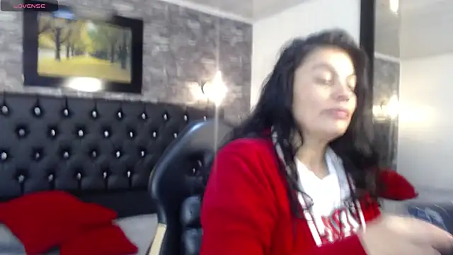 Snapshot of Lust_Mom41 chatting on December 4, 2024, 10:46 am Lust Mom41 online show from December 4, 2024, 10:46 am