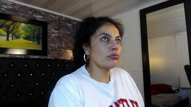 Snapshot of Lust_Mom41 chatting on December 4, 2024, 9:24 pm Lust Mom41 online show from December 4, 2024, 9:24 pm