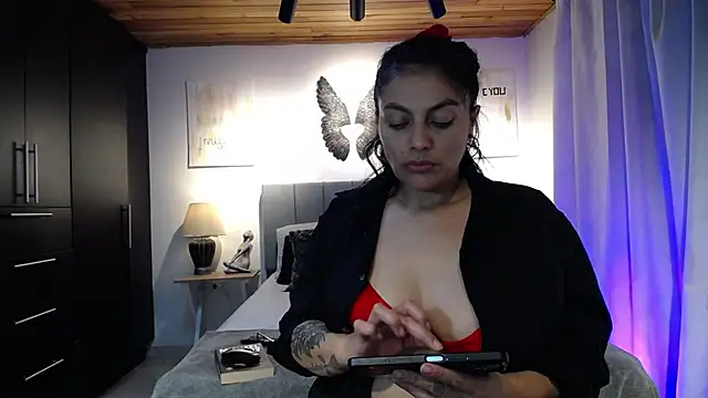 Snapshot of Lust_Mom41 chatting on February 8, 2025, 11:02 pm Lust Mom41 online show from February 8, 2025, 11:02 pm