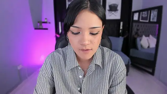 renee shelby  online show from March 18, 2026, 9:18 pm