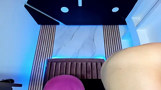 ChloeParkss  online show from February 4, 2025, 2:53 pm