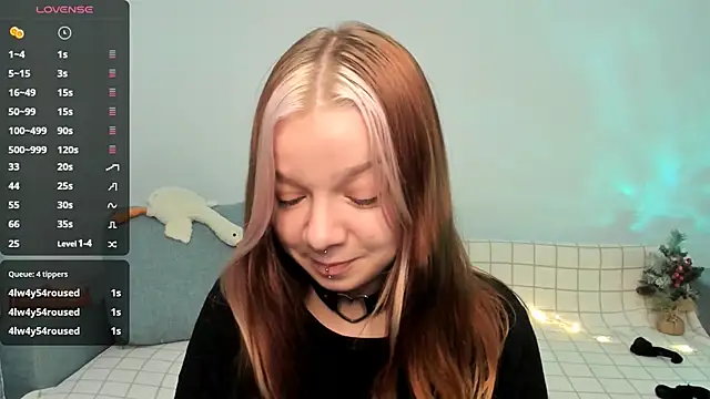 crystal lilith online show from December 10, 2024, 1:22 pm