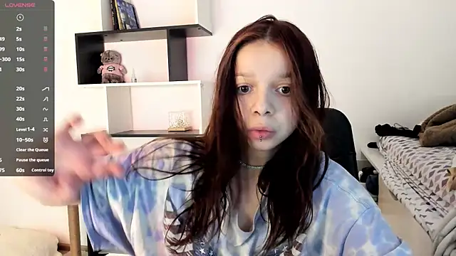 crystal lilith online show from March 3, 2025, 8:21 pm