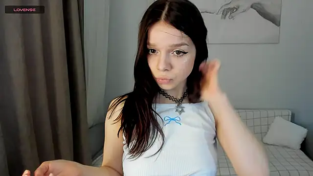crystal lilith online show from June 14, 2026, 6:26 am