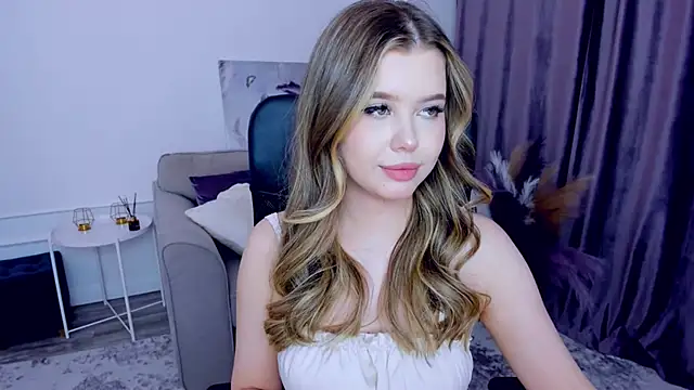 Snapshot of FollowLovee chatting on February 19, 2025, 2:44 pm FollowLovee online show from February 19, 2025, 2:44 pm
