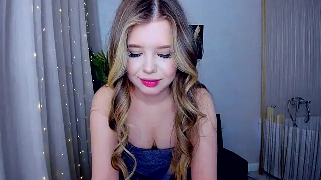 Snapshot of FollowLovee chatting on March 10, 2025, 10:45 pm FollowLovee online show from March 10, 2025, 10:45 pm