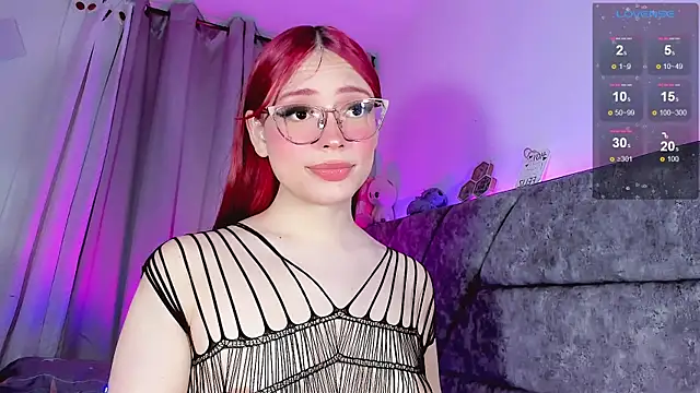 Snapshot of Valentina_Alba chatting on November 30, 2025, 2:26 am Valentina Alba online show from November 30, 2025, 2:26 am