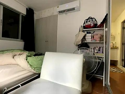 iamMalixxx online show from September 20, 2025, 12:28 pm