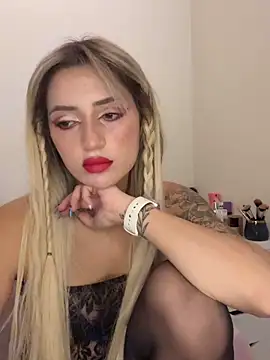 yaprakmericc online show from November 16, 2025, 5:51 pm