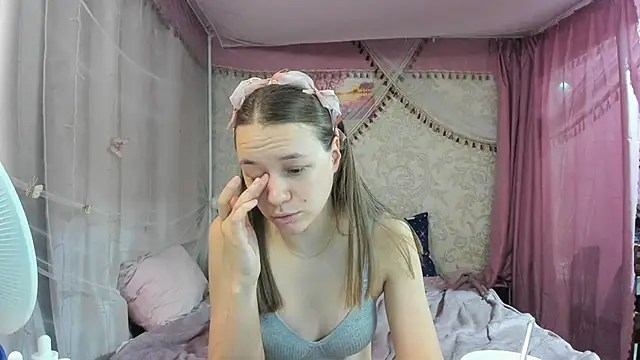 leila bambi  online show from April 2, 2026, 5:54 pm