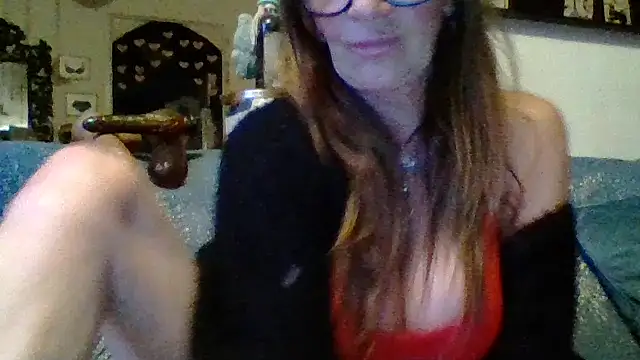 Snapshot of gildamilf chatting on April 19, 2026, 6:21 pm gildamilf online show from April 19, 2026, 6:21 pm