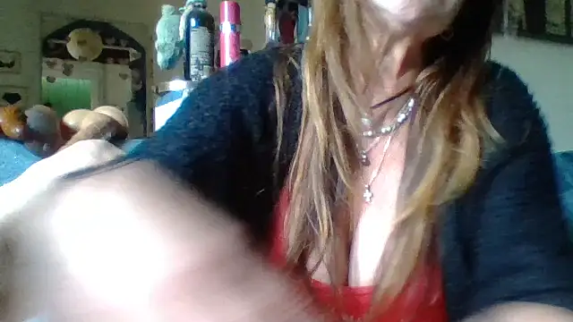 Snapshot of gildamilf chatting on May 8, 2026, 3:17 pm gildamilf online show from May 8, 2026, 3:17 pm
