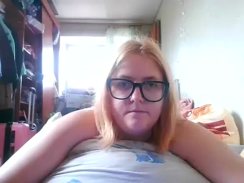 DesireMelissa online show from October 13, 2025, 8:03 am