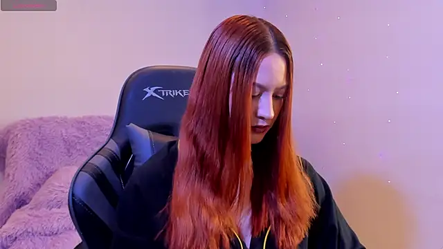 Amypond   online show from October 25, 2025, 10:01 am