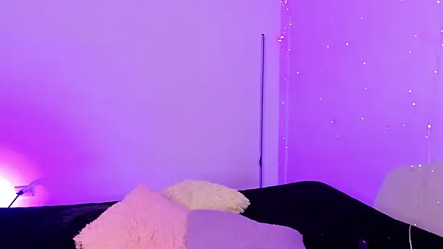 Amypond   online show from March 11, 2026, 10:27 pm