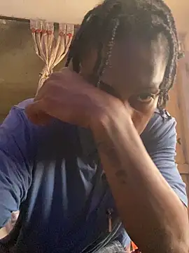 Larry-n-clouds online show from December 5, 2025, 1:09 pm