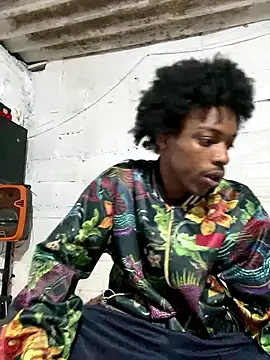 Larry-n-clouds online show from December 21, 2025, 2:19 am