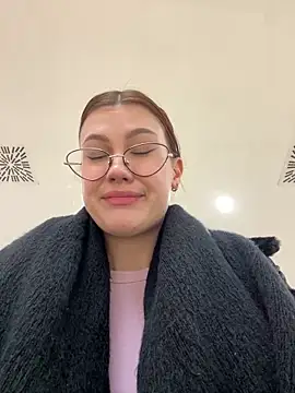 RinaCat online show from January 6, 2025, 8:35 am