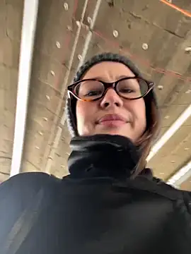 RinaCat online show from November 9, 2025, 5:28 am