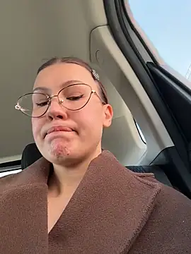 RinaCat online show from April 3, 2026, 5:27 am