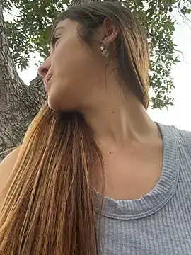 Nicol Swift  online show from January 27, 2025, 6:31 pm