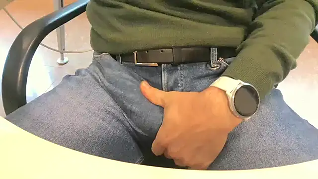 alessandroman2114 online show from February 2, 2026, 11:09 am