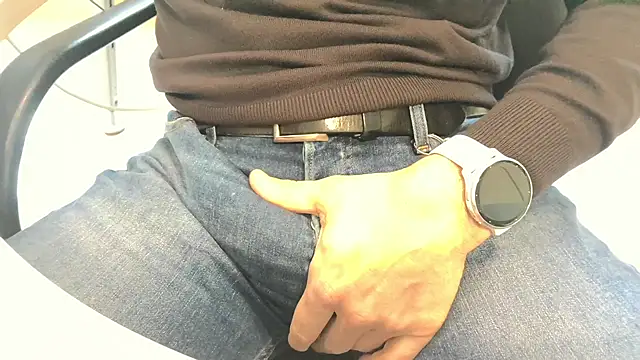 alessandroman2114 online show from February 13, 2026, 11:39 am