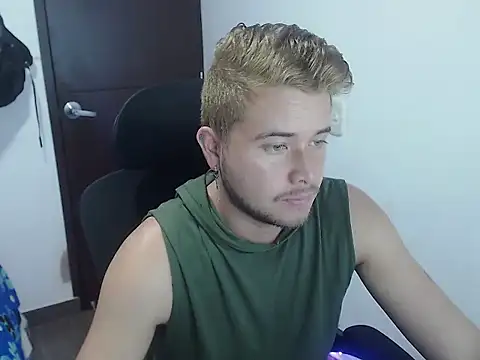 JOHANLEON1 online show from October 10, 2025, 3:44 pm