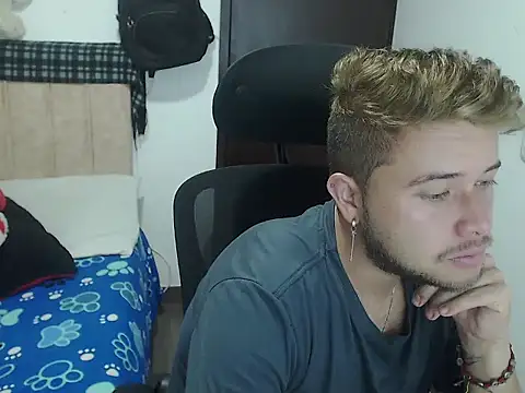 JOHANLEON1 online show from October 21, 2025, 5:35 pm