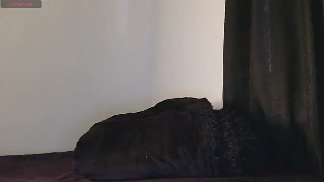 Snapshot of _luna_nyx chatting on February 18, 2026, 10:22 am luna nyx online show from February 18, 2026, 10:22 am