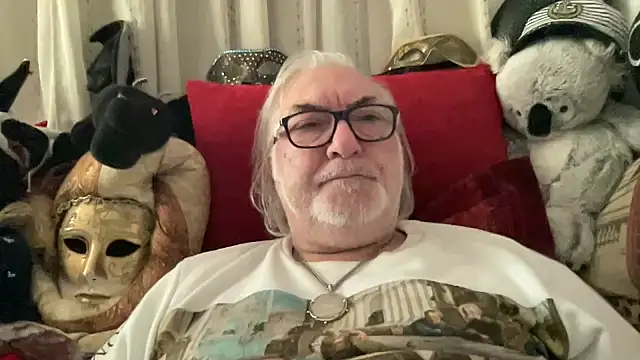 EroticVenetian online show from February 2, 2026, 1:43 pm