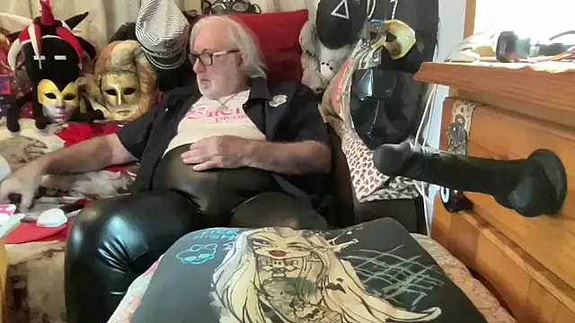 EroticVenetian online show from March 17, 2026, 7:01 am