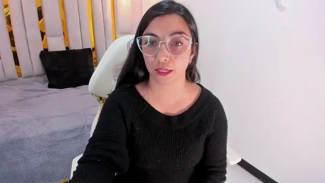 Karla hernandez  online show from January 31, 2025, 5:10 pm