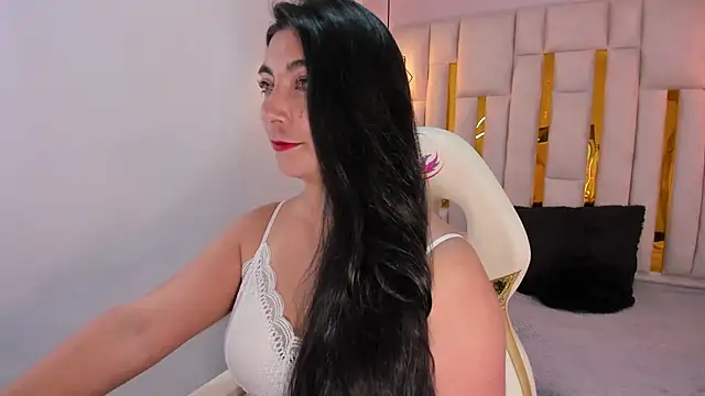 Karla hernandez  online show from February 17, 2025, 11:13 am