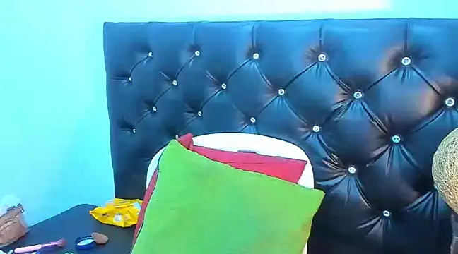 Snapshot of lanaconnorx chatting on February 14, 2025, 2:50 am lanaconnorx online show from February 14, 2025, 2:50 am