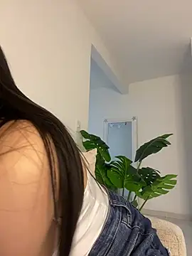 Snapshot of montmariana chatting on February 2, 2025, 6:37 am montmariana online show from February 2, 2025, 6:37 am