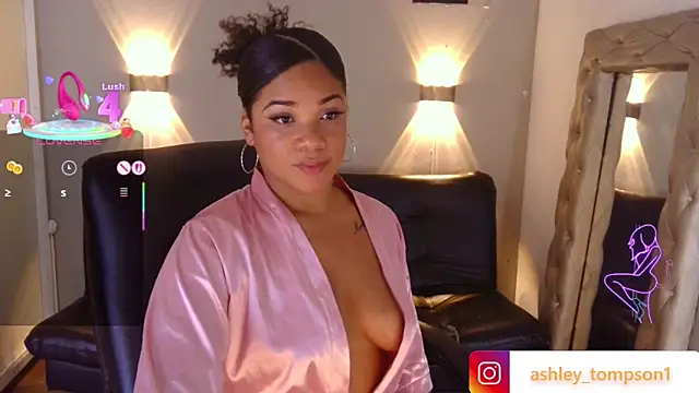 ashley Tompson1 online show from March 11, 2025, 7:36 pm