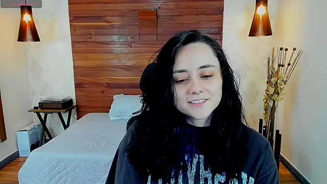Snapshot of KatherineBond chatting on January 15, 2025, 12:09 am KatherineBond online show from January 15, 2025, 12:09 am