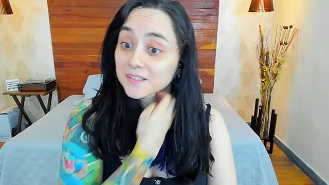 Snapshot of KatherineBond chatting on February 4, 2025, 9:10 pm KatherineBond online show from February 4, 2025, 9:10 pm