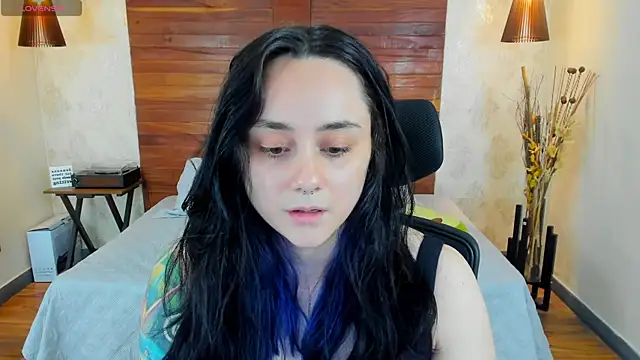 Snapshot of KatherineBond chatting on February 6, 2025, 11:48 pm KatherineBond online show from February 6, 2025, 11:48 pm