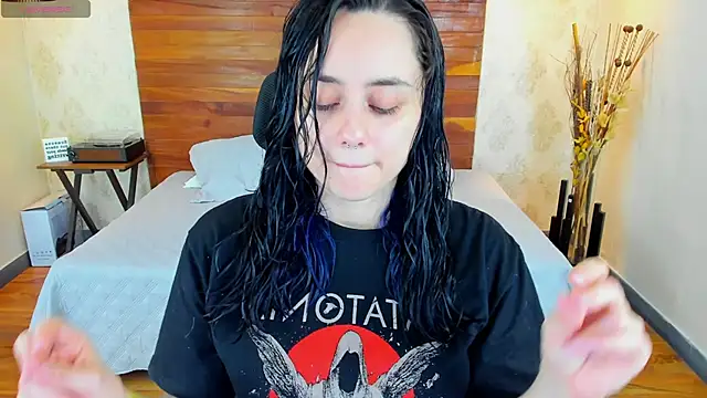 Snapshot of KatherineBond chatting on February 7, 2025, 11:55 pm KatherineBond online show from February 7, 2025, 11:55 pm