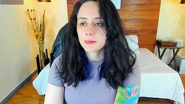 Snapshot of KatherineBond chatting on February 14, 2025, 11:42 pm KatherineBond online show from February 14, 2025, 11:42 pm